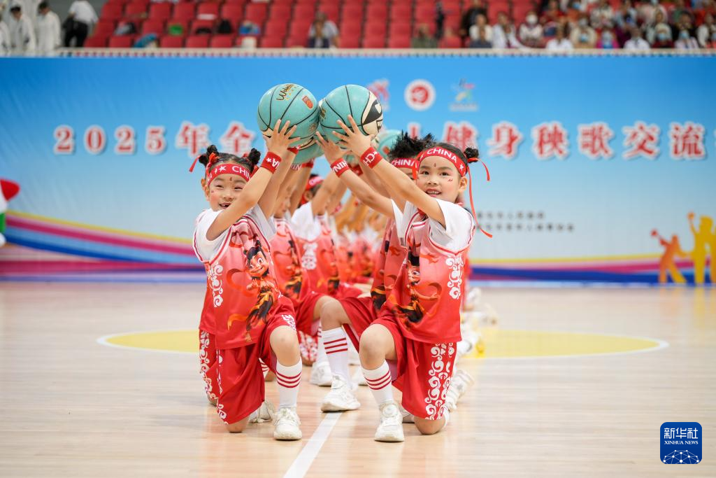 2025年全國老年人健身秧歌交流活動在新疆奎屯開幕(圖8)