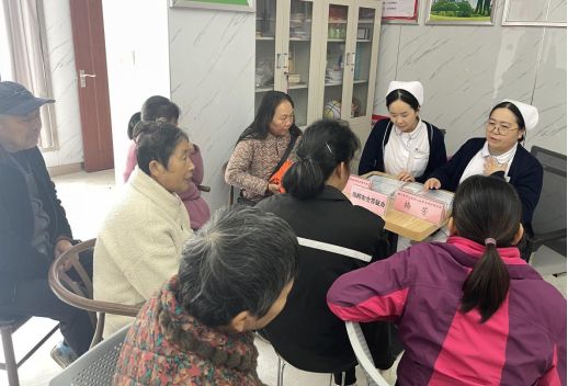 重陽敬老情意濃健康“集市”暖人心(圖3)