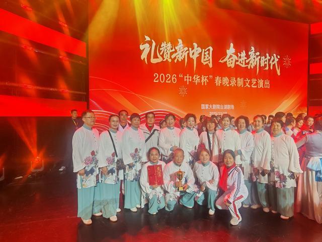 國家縣域養(yǎng)老試點的生動實踐：扶風(fēng)銀發(fā)族舞動城鄉(xiāng)“老有所樂”(圖2)