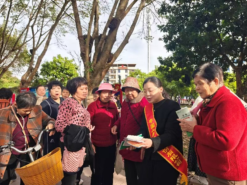 國壽壽險南靖縣支公司:晨練陪伴護夕陽金融護航守安康(圖1)